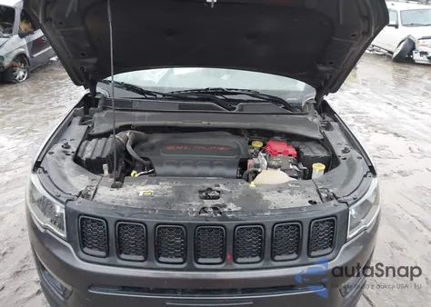 2019 Jeep Compass Altitude 4X4 z USA, uszkodzony, nr VIN 3C4NJDBB6KT653009